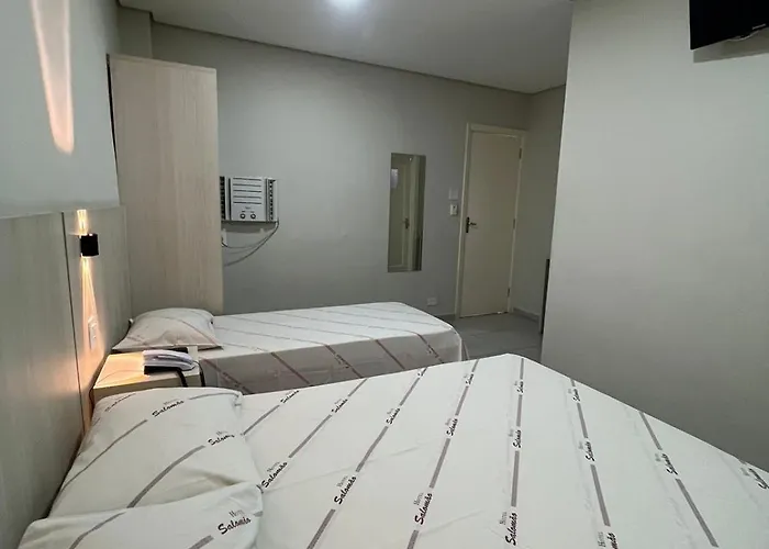 Hotel Salomão - Próximo a 25 de Março, Bom Retiro, Brás e Rua Santa Efigênia, a 2 minutos do Mirante Sampa Sky e pista de Skate Anhangabaú
