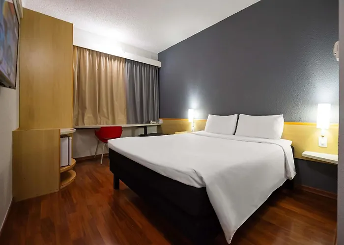 Ibis Santo Andre - Hotel Na Av Industrial E Perto Do Grand Plaza